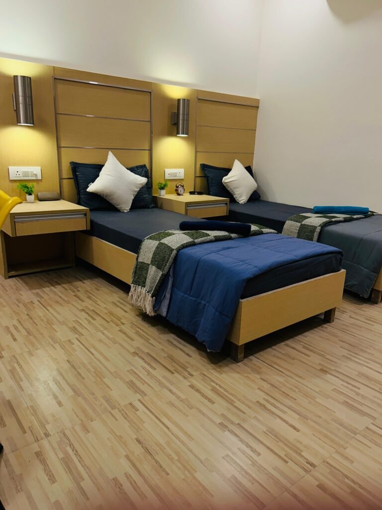 girls pg near rajouri garden metro station